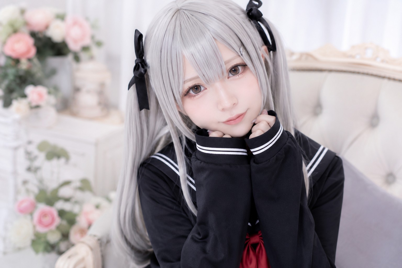 萌え袖ポーズの写真例